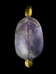 image: 《Amethyst scarab ring》