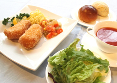 自家製カニクリームコロッケ
