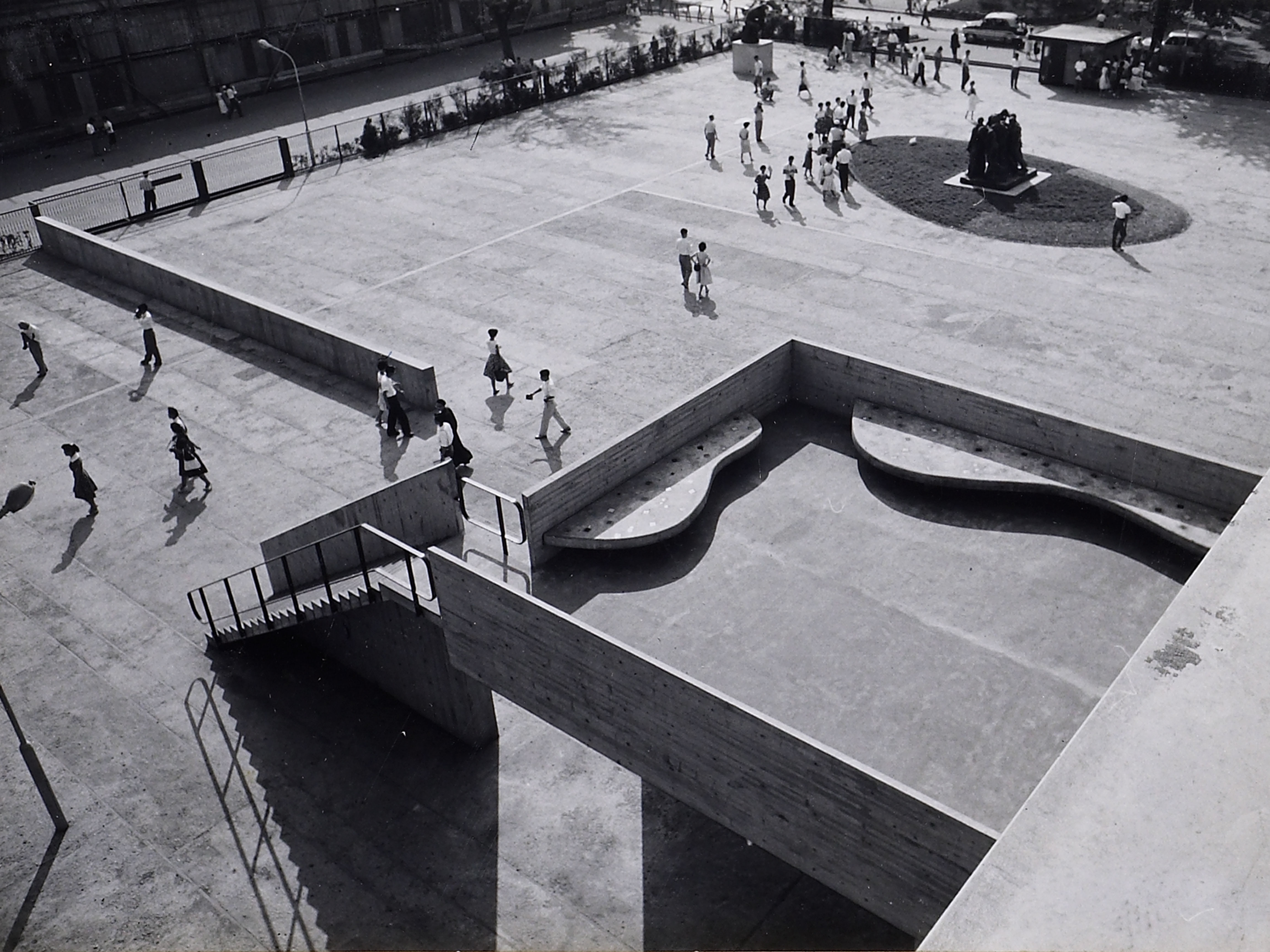 image:The forecourt when the main building opened in 1959